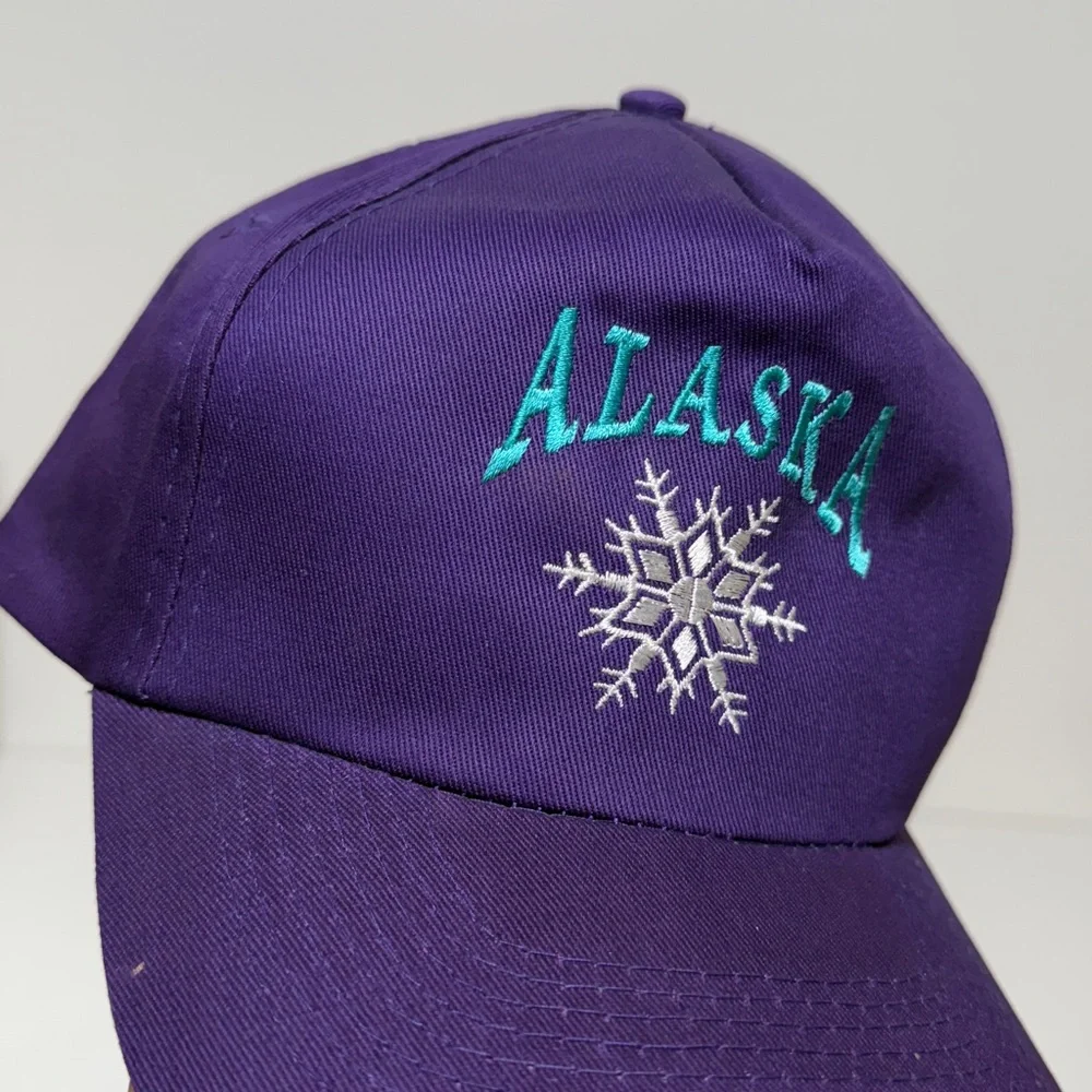 Vintage 80’s Alaska Adjustable Hat with Snowflake